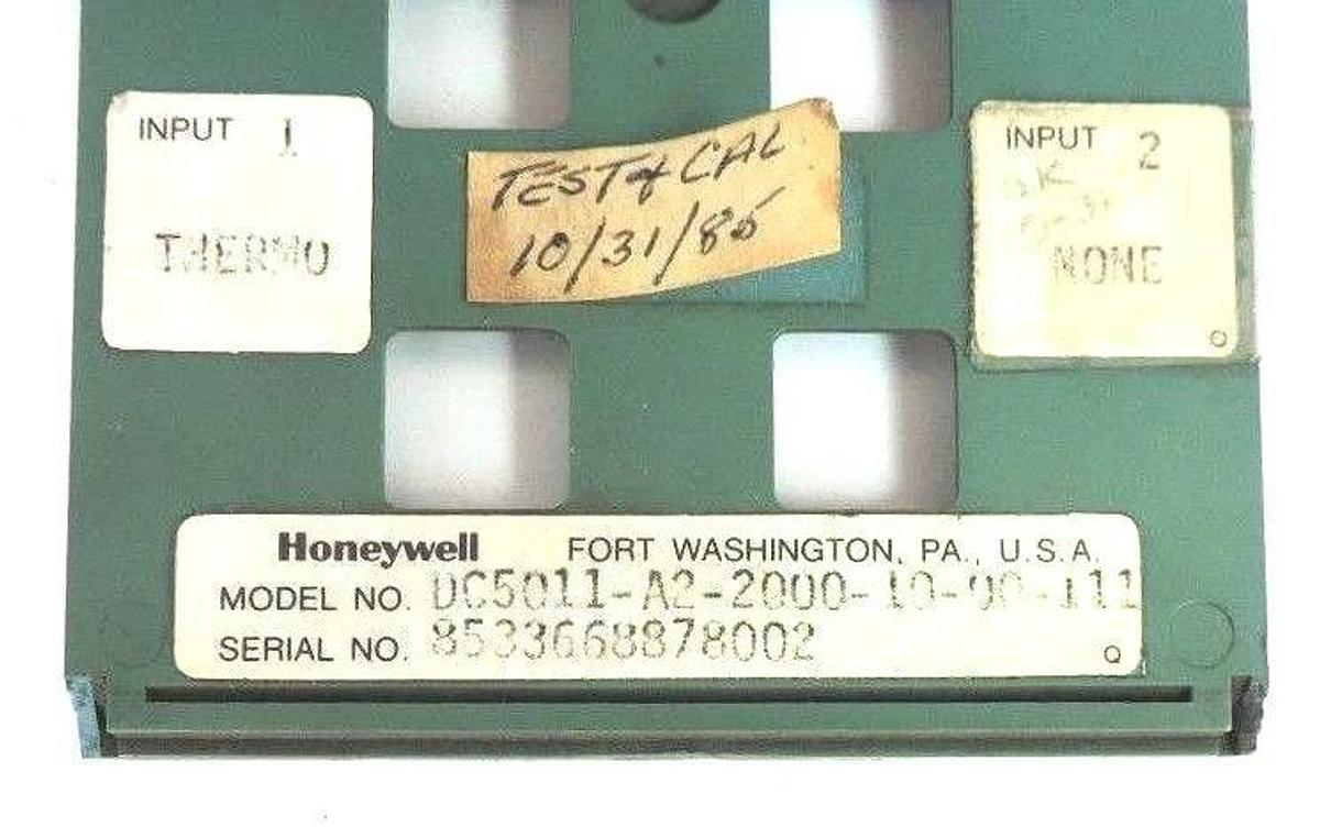 Used HONEYWELL DC5011-A2-2000-10-00-111 TEMPERATURE CONTROLLER DC5011A220001000111