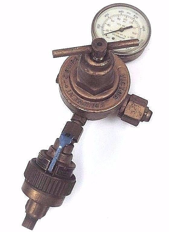Used VICTOR 370247 COMPRESSED GAS REGULATOR 200PSI W/ AIRCO 801 0786 & GAUGE, S350D