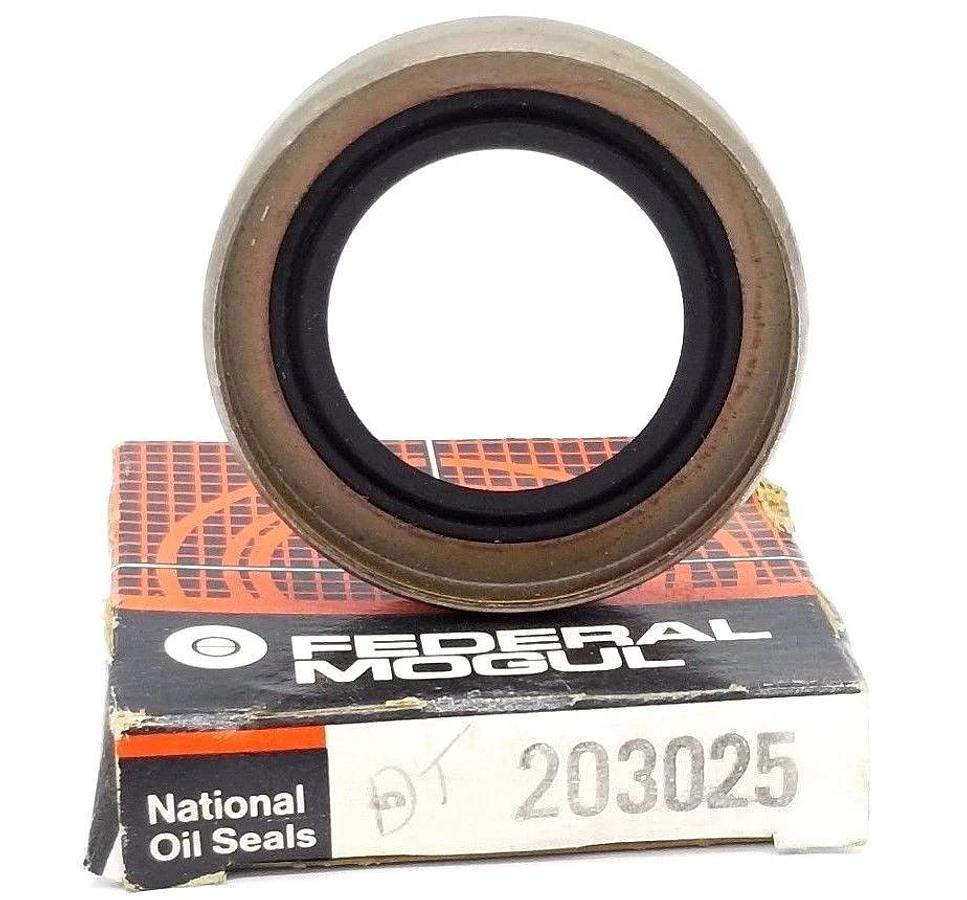 Used NEW FEDERAL MOGUL 203025 OIL SEAL