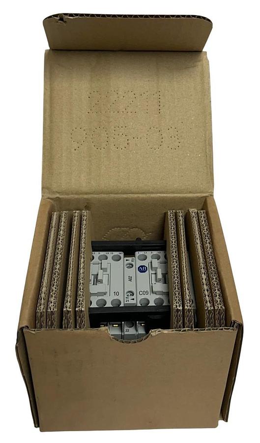 Allen Bradley 104-C09D22/B 104-C IEC Reversing Contactor 9A 110/120V Coil NSMP