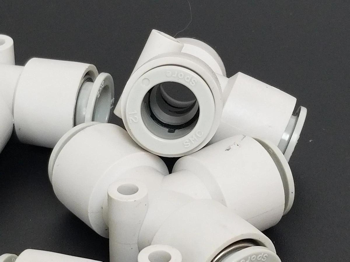 LOT OF 6 NEW SMC T-FITTINGS