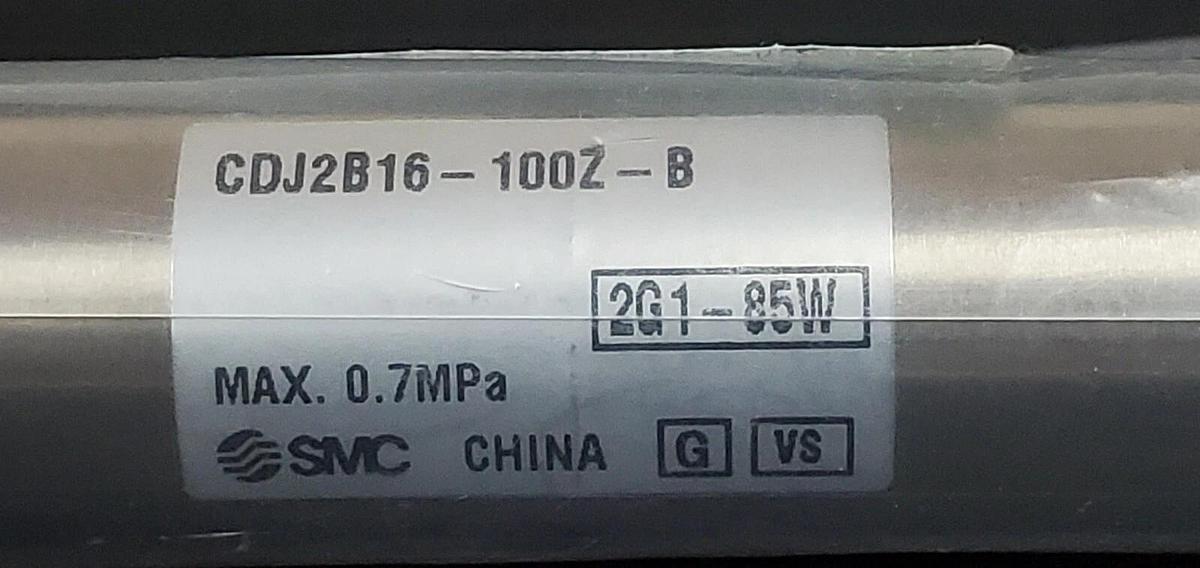 Used NEW SMC CDJ2B16-100Z-B AIR CYLINDER CDJ2B16100ZB MAX. 0.7MPa