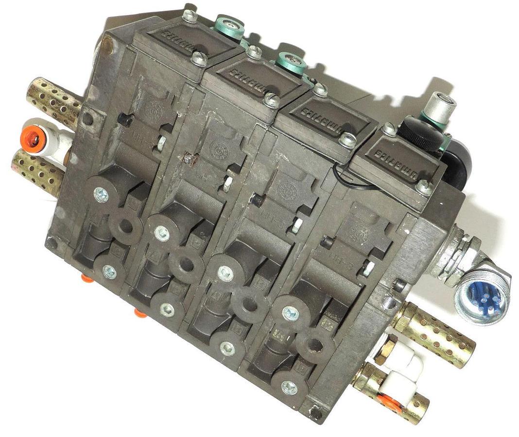Used NUMATICS 081SS615M000048S61, 081SS615M048S61 SOLENOID VALVES W/ 081RS115J046F00