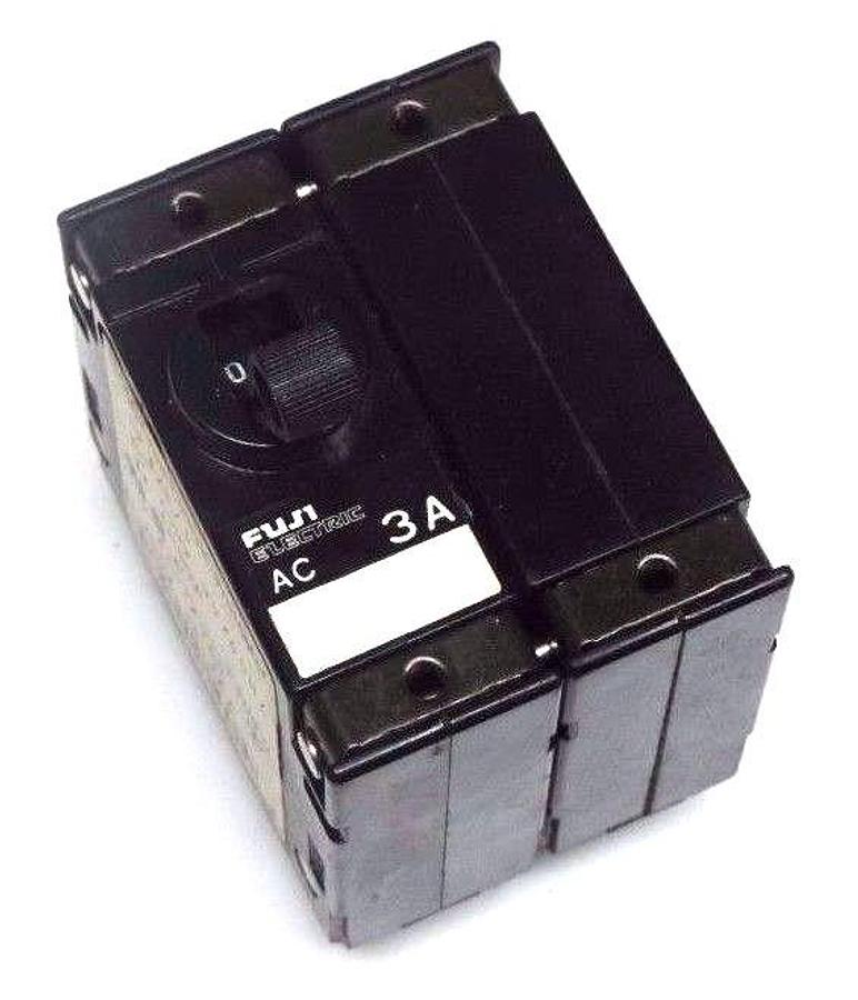 Used LOT OF 3 FUJI ELECTRIC CP32E/3 CIRCUIT PROTECTORS 250VAC, 50/60HZ, 3A, CP32E1