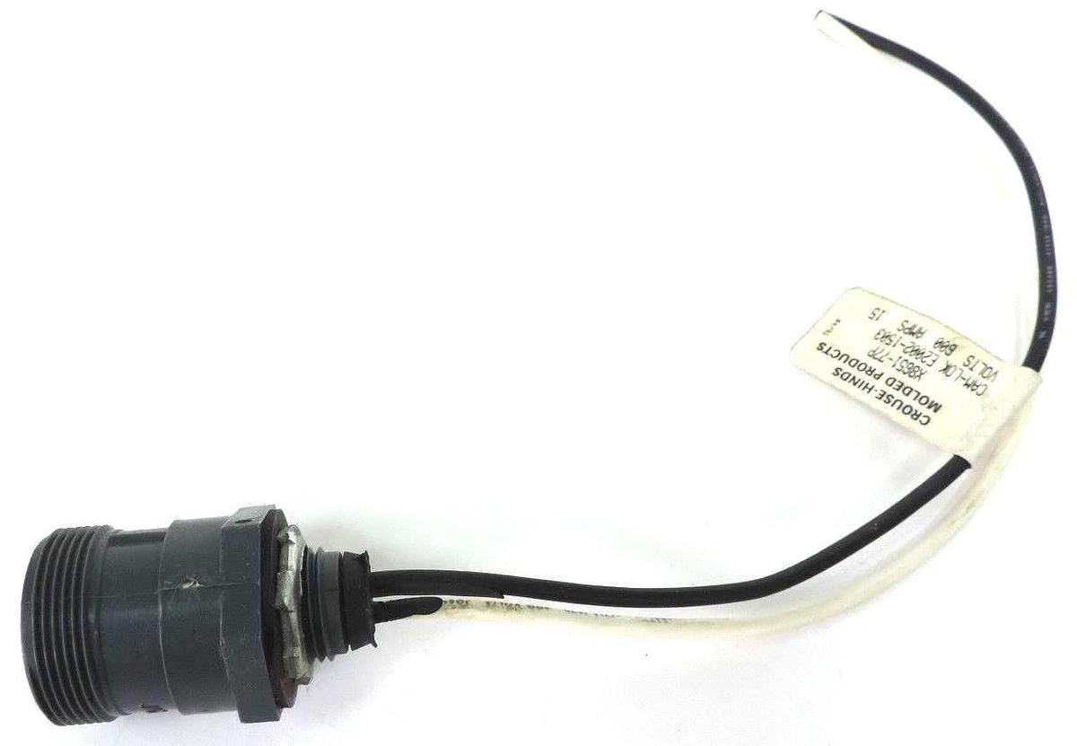 Used LOT OF 7 CROUSE-HINDS X8651-77P RECEPTACLE JOY MALE 1/2" NPT 600V 15A 2 POLE