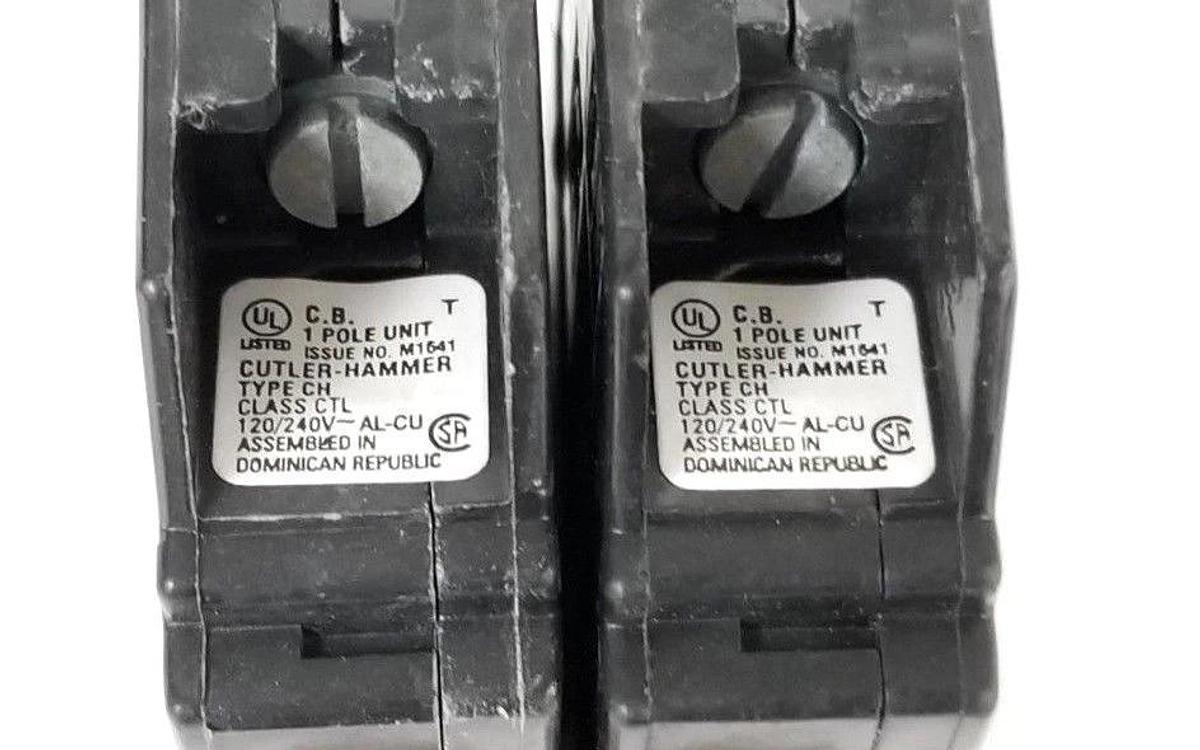 LOT OF 2 NEW CUTLER HAMMER CH115 CIRCUIT BREAKERS 15A 120/240V