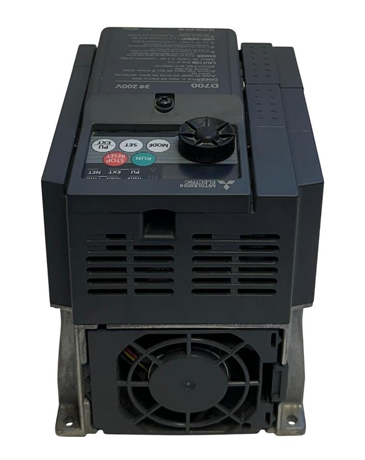 Used MITSUBISHI FR-D720-070-NA / FRD720070NA D700 INVERTER DRIVE 3PH 200-240VAC USNP