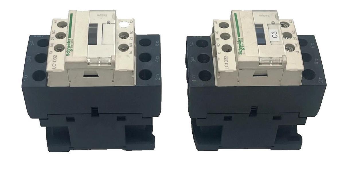 LOT OF 2 Schneider Electric LC1D32G7 32A 3‑Pole (3NO) IEC Contactor 120VAC NSNP