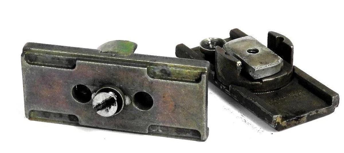 Used LOT OF 2 PEPPERL + FUCHS 33552 4-2681 MOUNTING BRACKETS 3355242681