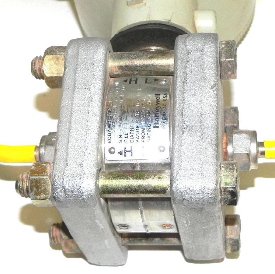 Used HONEYWELL STR12D-21A-1CDDCBA407K-MB.F1C3-814D ST3000 SMART TRANSMITTER