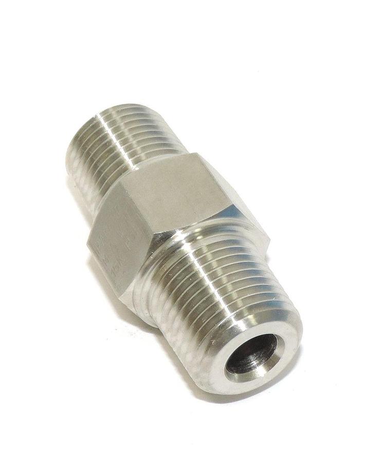Used LOT OF 8 NEW PARKER 15K0101-8-8C NIPPLES ,1/2"NPT MX1/2" NPT M