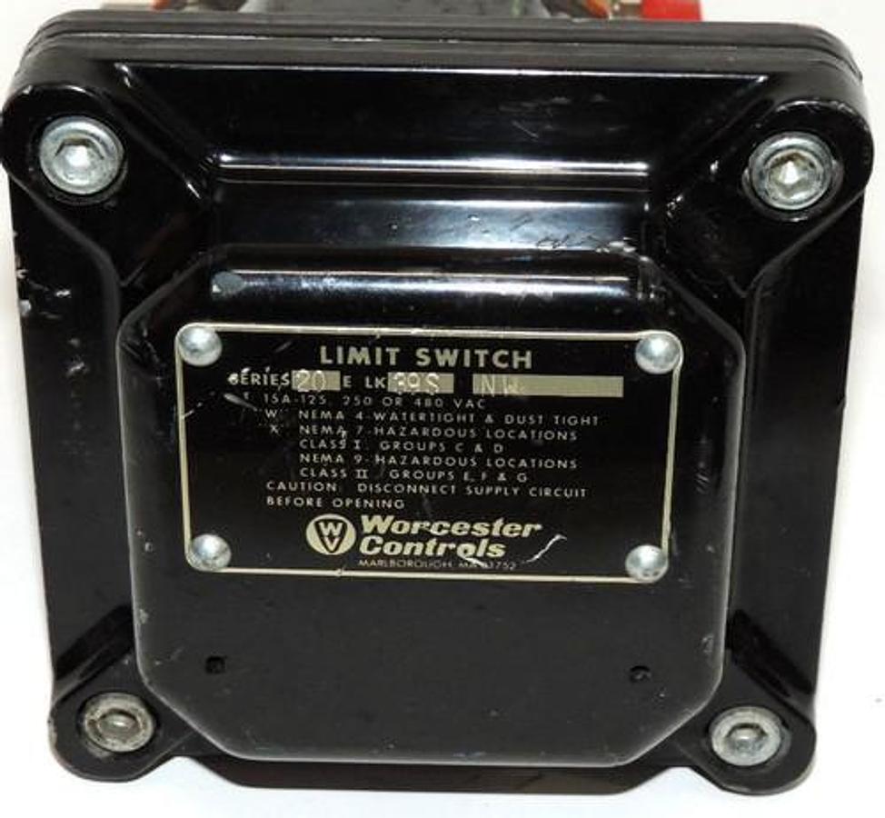 Used WORCESTER CONTROLS 10 39S PNEUMATIC ACTUATOR WITH 20E LK39S NW