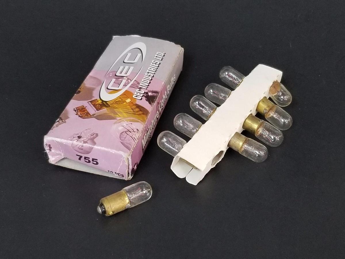 BOX OF 10 NEW CEC INDUSTRIES LTD MINIATURE LIGHT BULBS