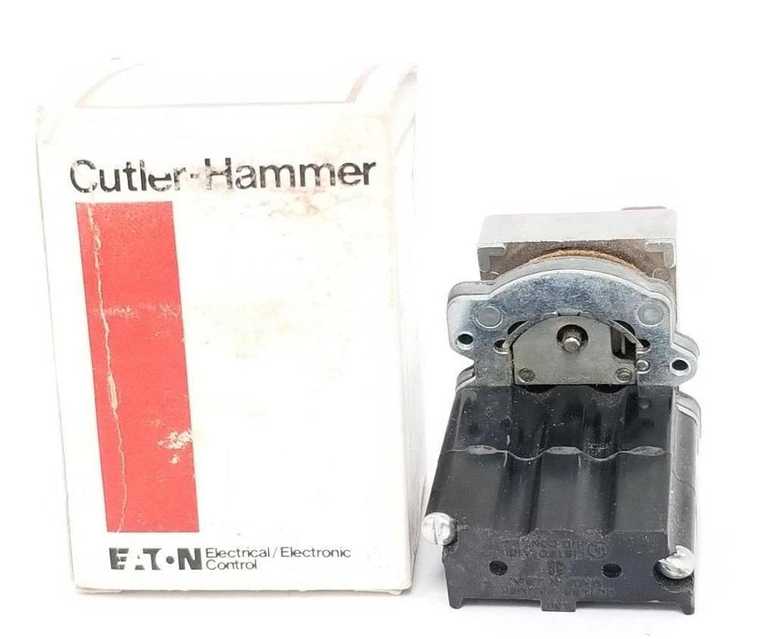 NIB EATON CUTLER-HAMMER E30DK COMPACT PUSHBUTTON OPERATOR W/IND. LIGHT