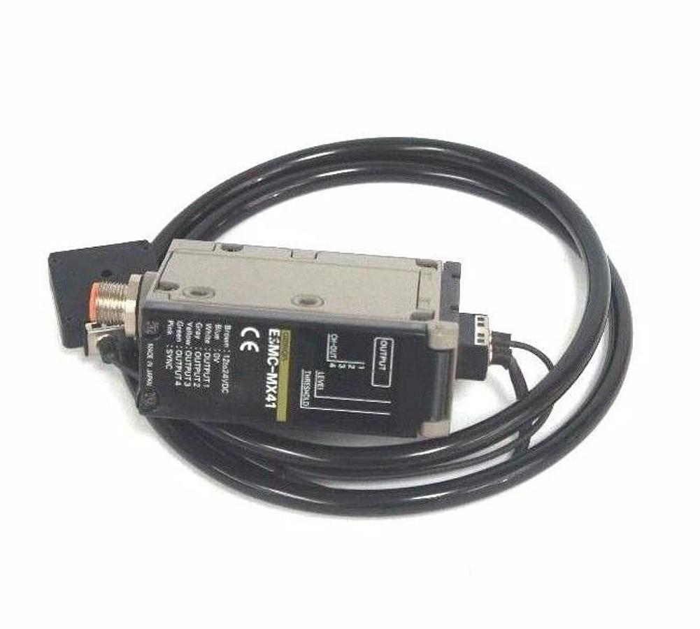 Used OMRON E3MC-MX41 FIBER OPTIC COLOR SENSOR RGB 12-24VDC, E3MCMX41