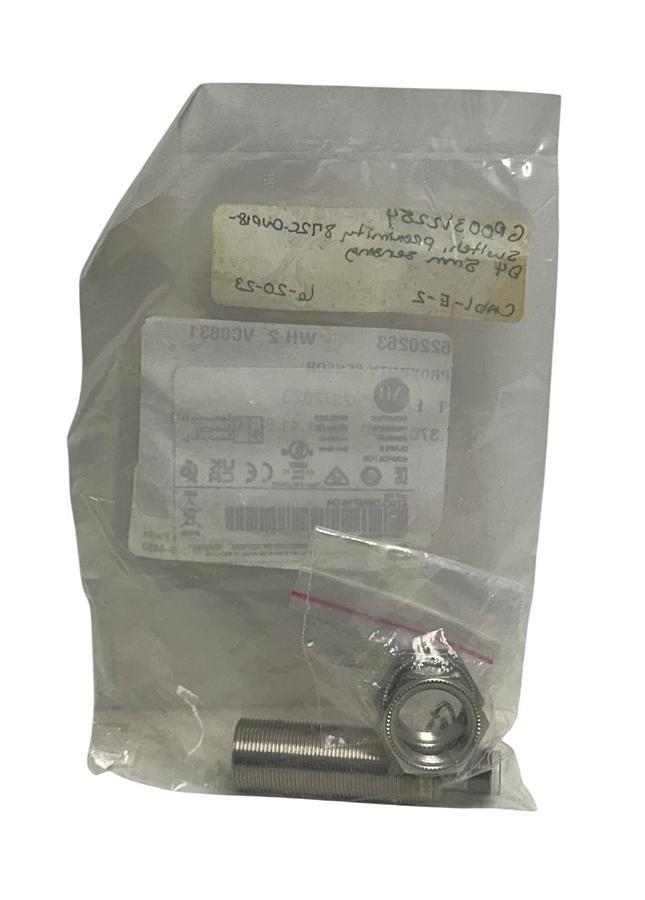 ALLEN BRADLEY 872C-D5NP18-D4 /F BULLETIN 872C INDUCTIVE PROXIMITY SENSOR NSFS