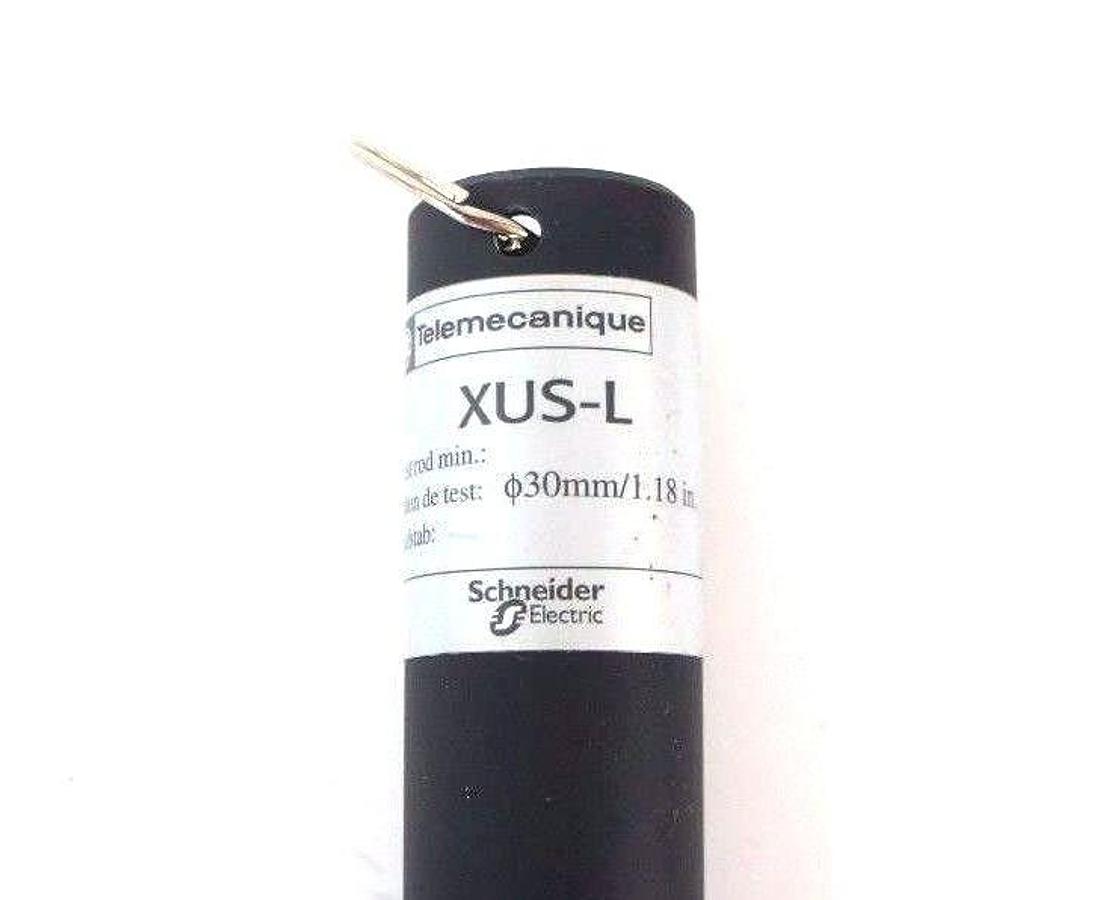 Used NEW TELEMECANIQUE XUS-L TEST ROD W/ XUS-LZ213, XUS-LZ100, XUS-LZ500