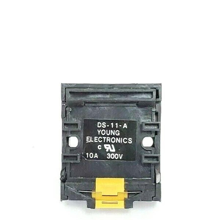 Used YOUNG ELECTRONICS DS-11-A RELAY SOCKET 10AMP 300V 11PIN OCTAL DS11A