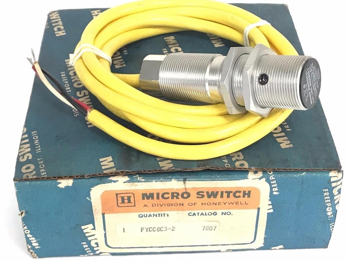 Used NEW HONEYWELL FYCC8C3-2 MICRO PROXIMITY SWITCH 30MM SN 1.2/7.5AMP 120VAC