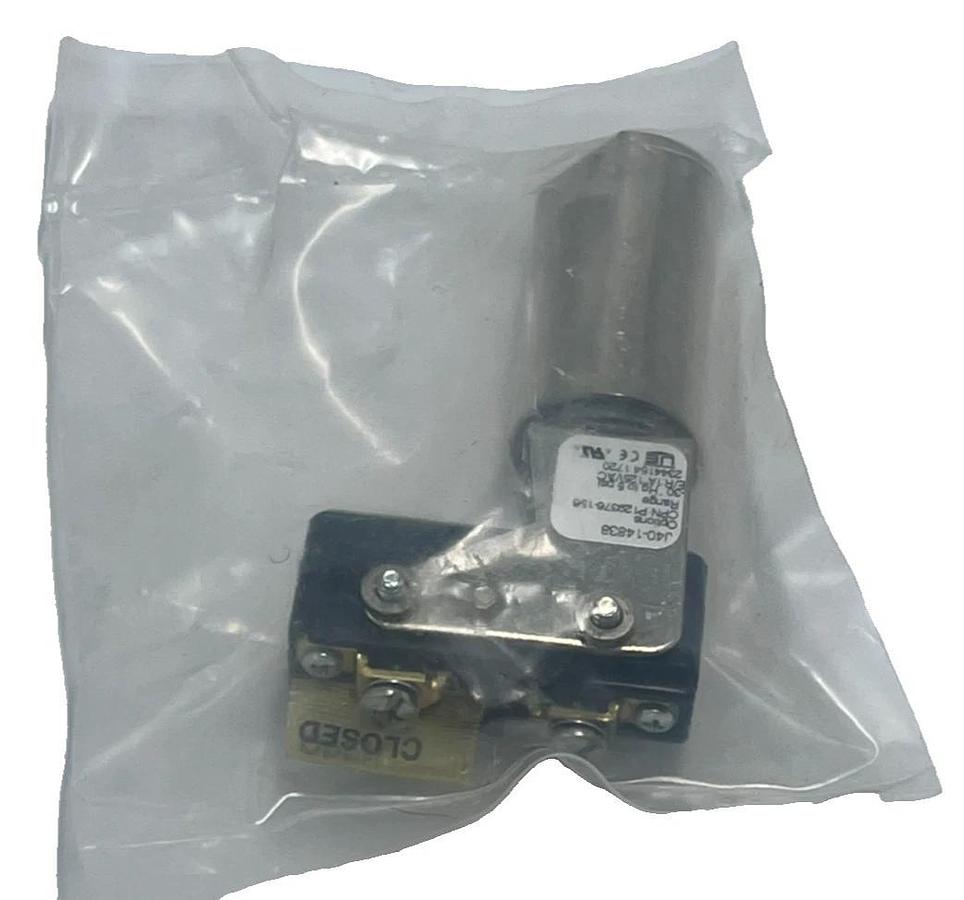 NEW UNITED ELECTRIC J40-14838 Pressure Switch 15-100 PSI Adjustable 1/4" NPT