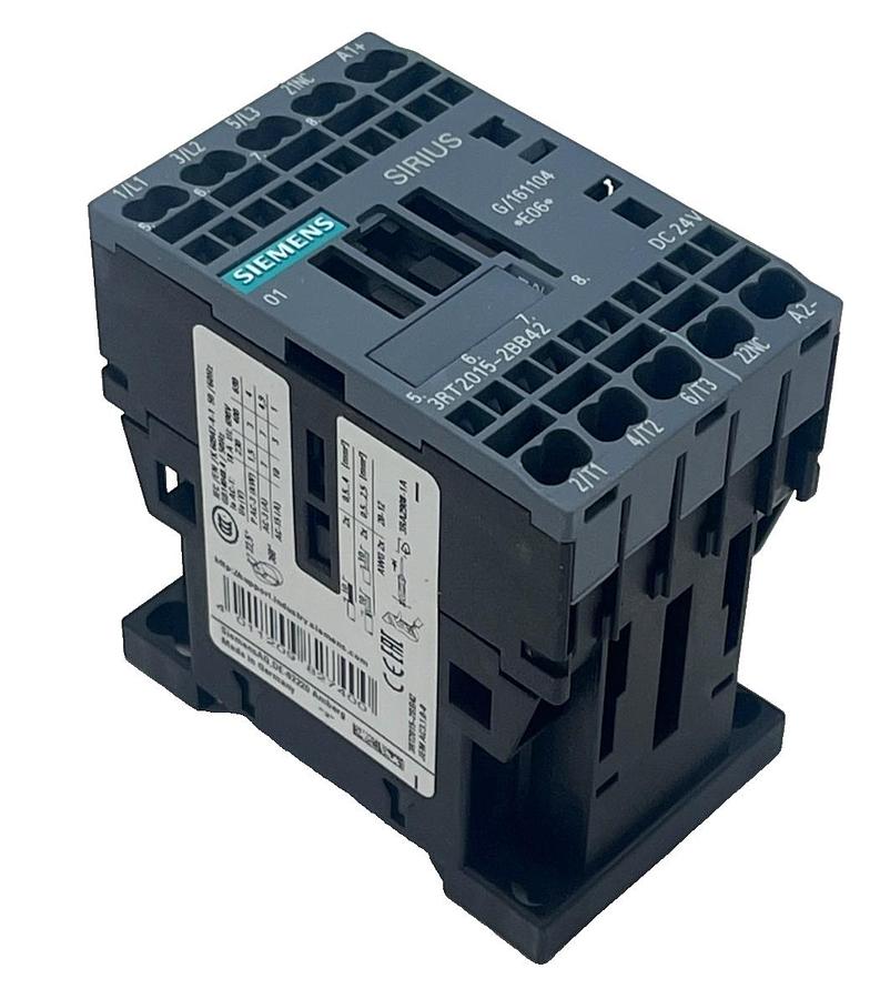 Used 2 SIEMENS Sirius 3RT2015-2BB42 Contactor 7A 24VDC 3-Pole Size S00 DIN Rail Mount