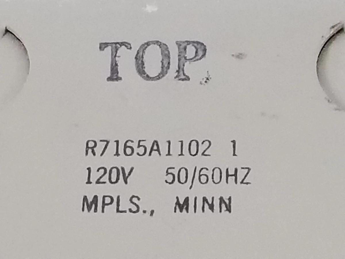 Used NIB HONEYWELL R7165A-1102 PROPORTIONING RELAY 120V, 50/60HZ, R7165A1102