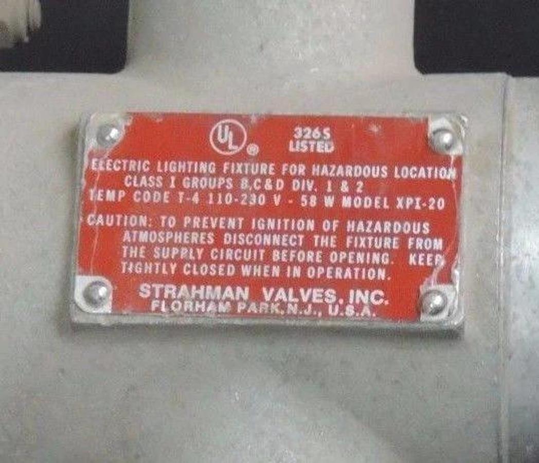 Used STRAHMAN XPI-20 LIQUID LEVEL GAUGE FOR HAZARDOUS LOCATIONS 110-230V 58W XPI20