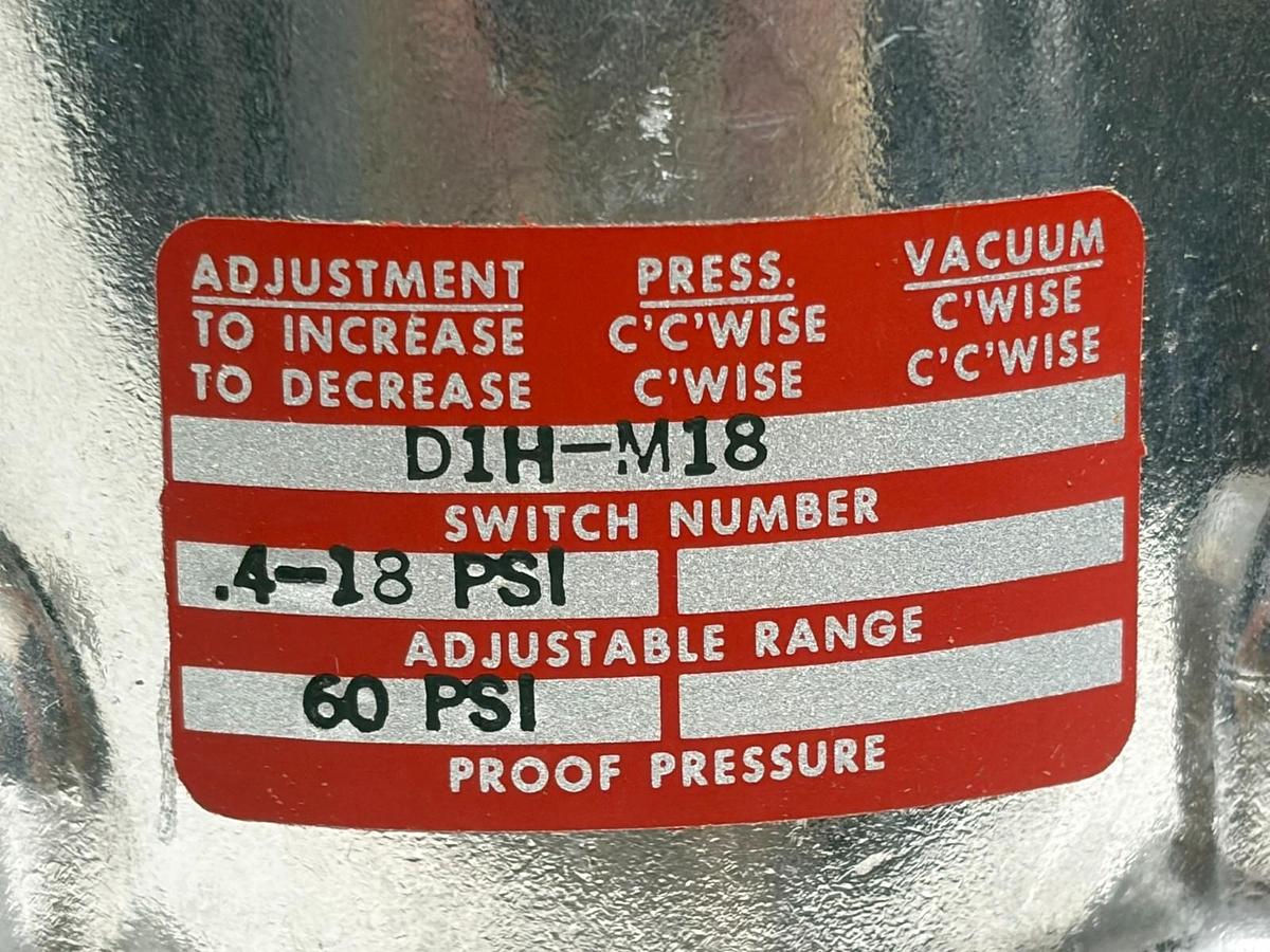 Used Barksdale DeLaval D1H-M18 Pressure Switch .4-18 PSI 60 PSI Proof Boxed New