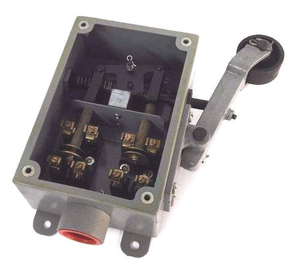Used NEW REES 04939-100 LIMIT SWITCH RIGHT HAND 04939100