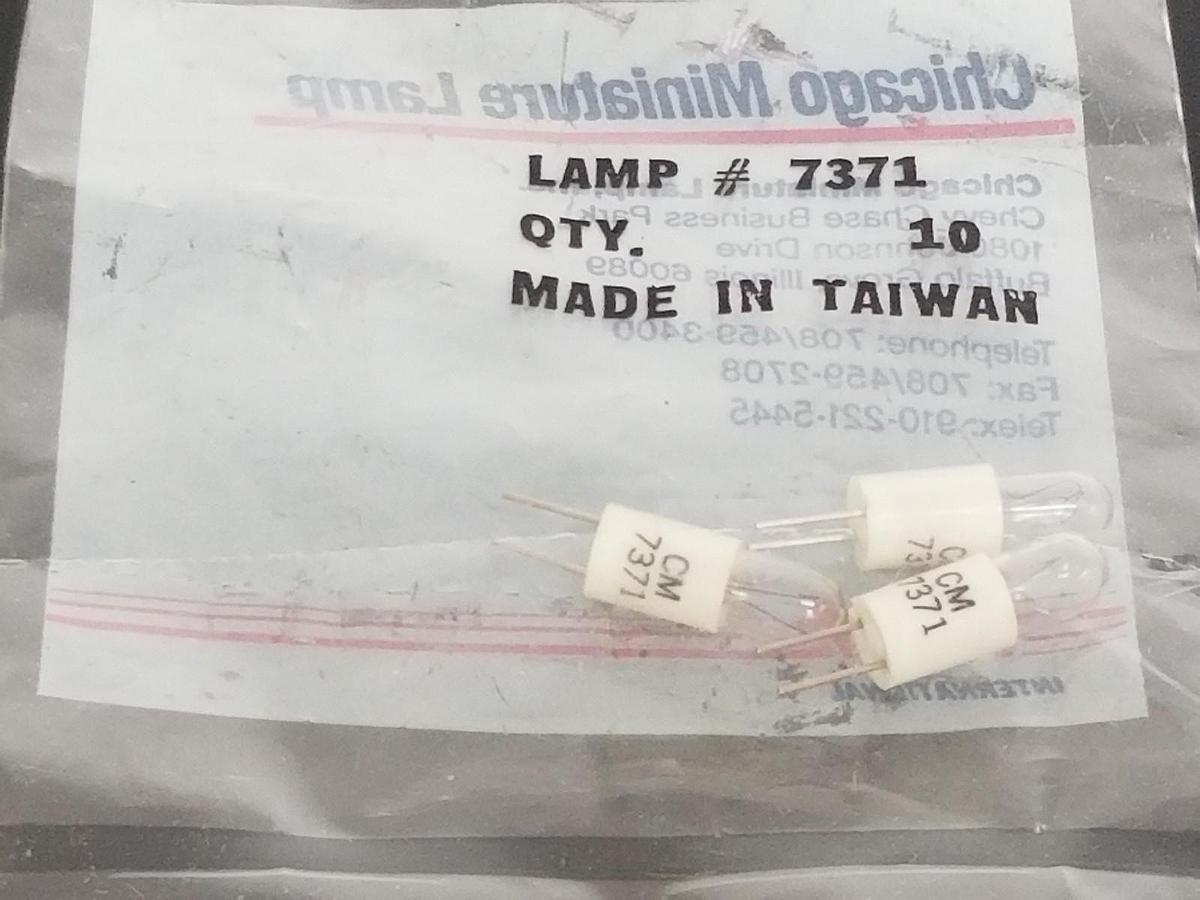 Used LOT OF 3 NEW CHICAGO MINIATURE # 7371 LAMPS