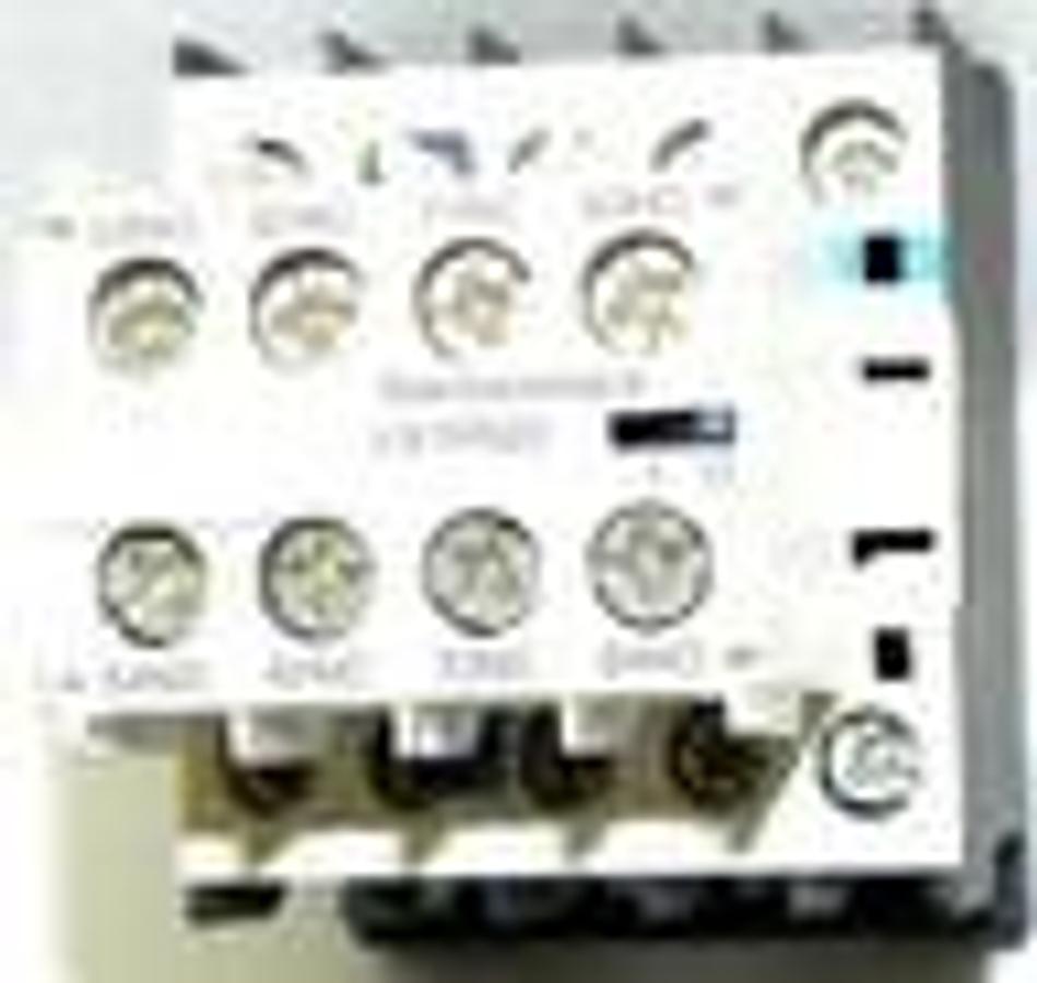 Used TELEMECANIQUE CA3KN31BD CONTROL RELAY 24V W/ LA1KN22 AUX CONTACT