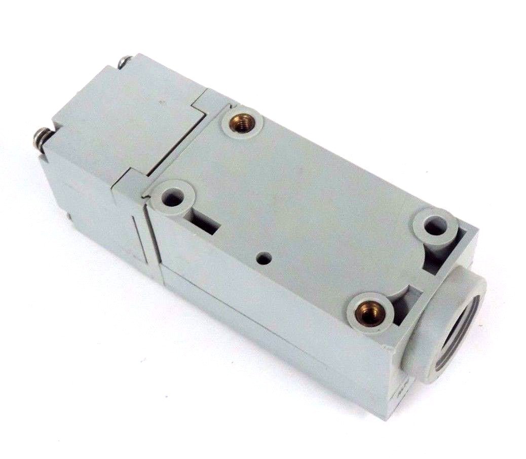 Used NIB ALLEN BRADLEY 880L-RA1 SER. A PHOTOELECTRIC SWITCH 880LRA1