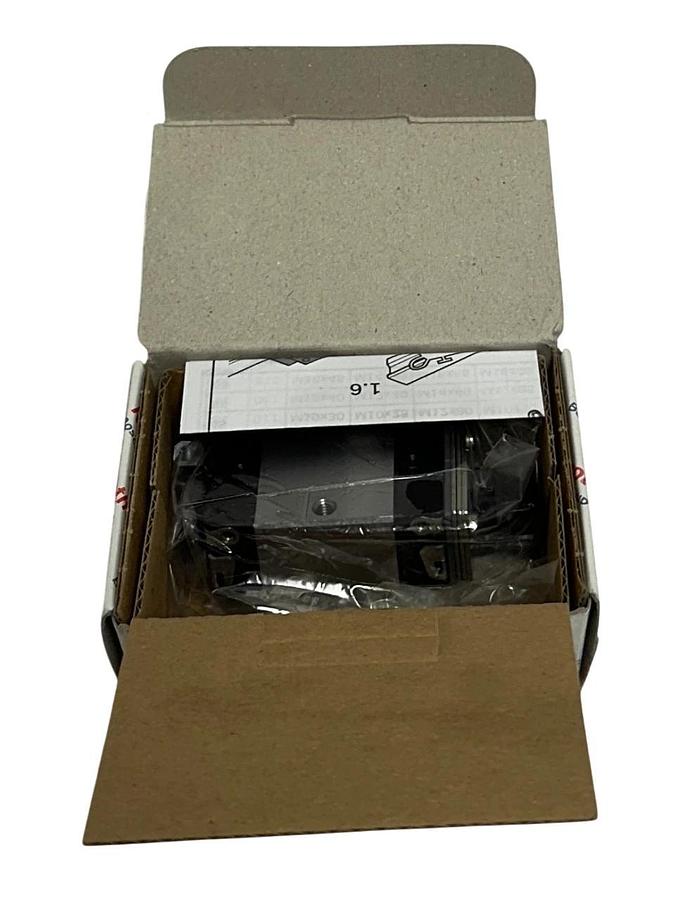 2 REXROTH R021M10692 / R166611420 BALL RUNNER BLOCKS CARBON STEEL NSMP