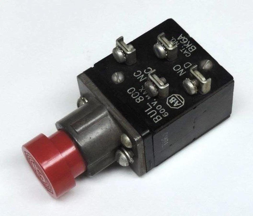 Used ALLEN BRADLEY 800-BK6A PUSHBUTTON EXTENDED HEAD RED 1NO/1NC 800BK6A, 600V MAX.
