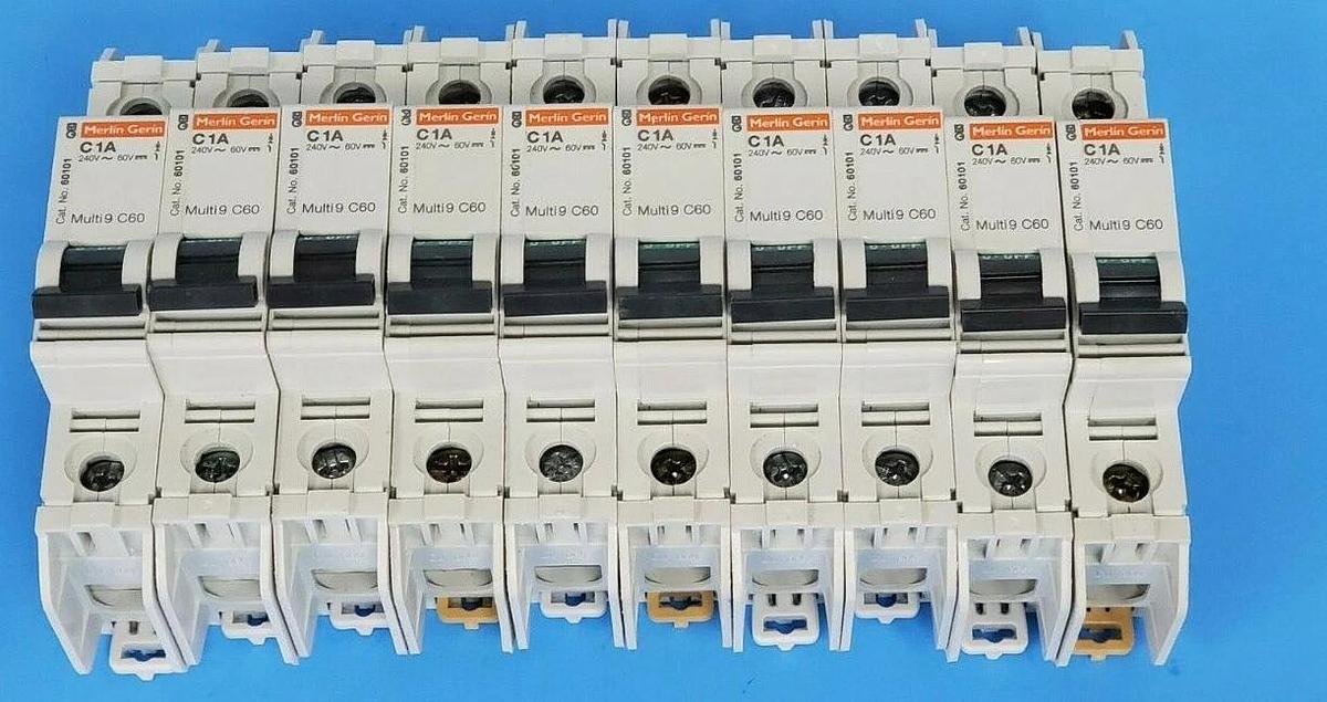 Used LOT OF 10 MERLIN GERIN 60101 CIRCUIT BREAKERS C1A, 240V, MULTI 9 C60