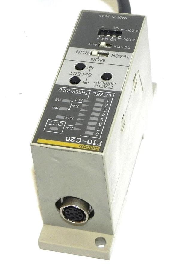 Used OMRON F10-C20 PATTERN MATCHING SENSOR F10C20 SOURCE 24VDC 0.3A
