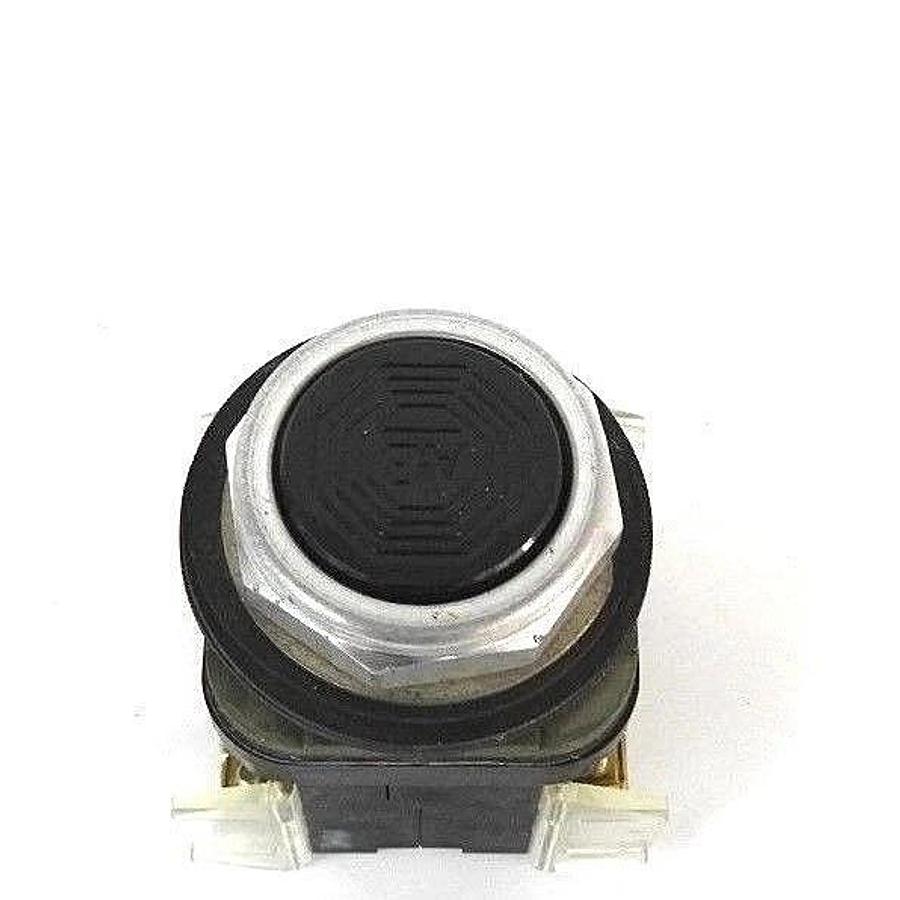Used ALLEN BRADLEY 800T-A PUSHBUTTON 800TA SER. T W/ 800T-XA SER. D CONTACT BLOCKS