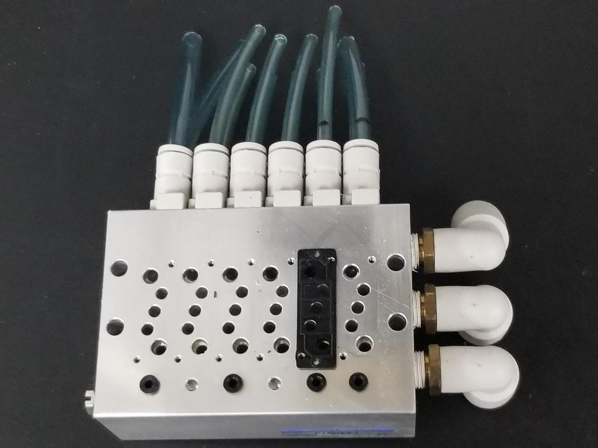 Used KOGANEI F10M6AJ MANIFOLD VALVE