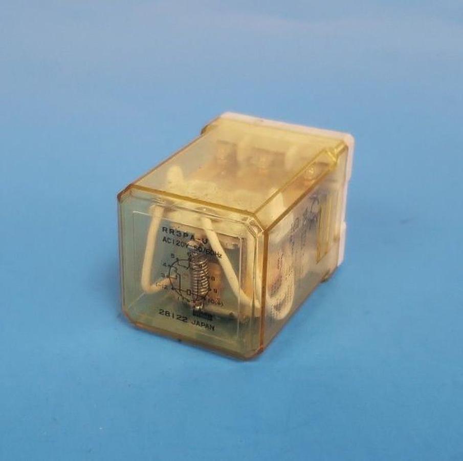 Used IDEC RR3PA-U AC120V 50/60HZ, RR3PA-U-AC120V