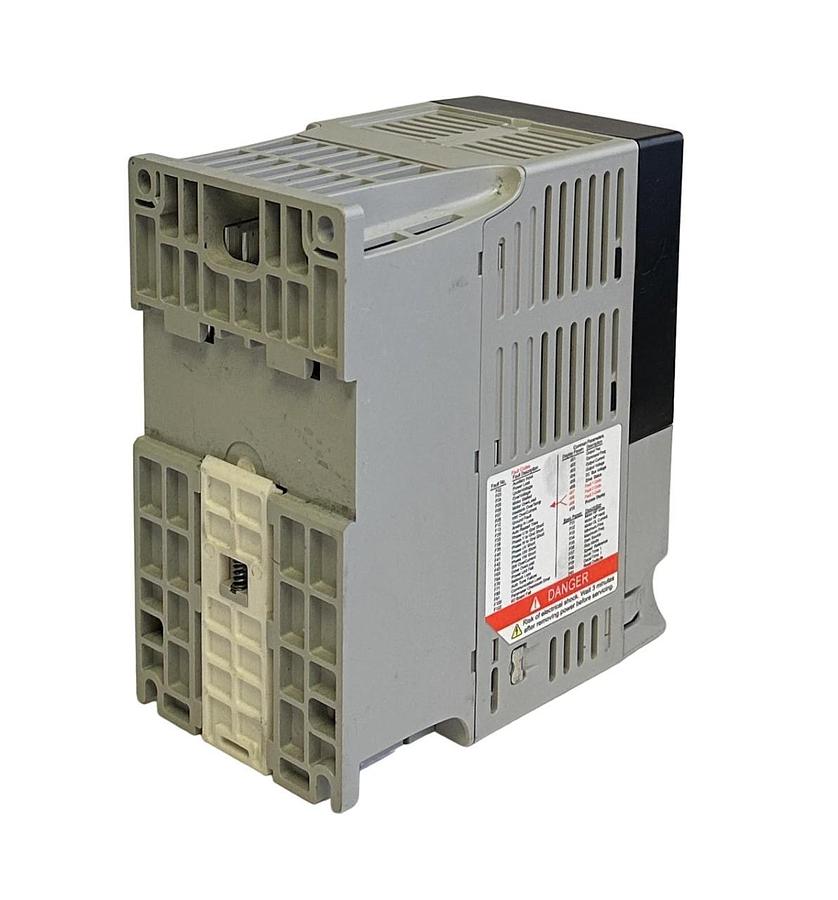 Used ALLEN BRADLEY 22A-D2P3N104 /A PowerFlex 4 AC DRIVE 0.75kW/1.0HP 22AD2P3N104