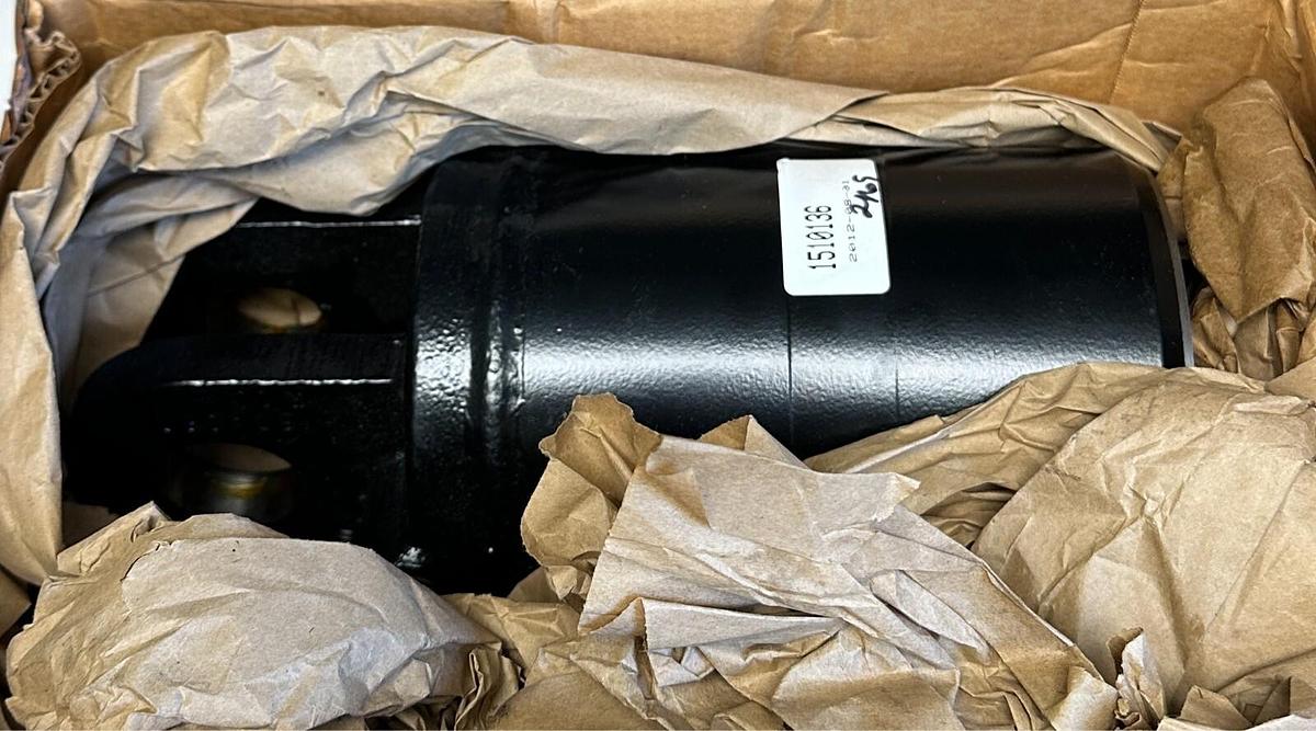 Used NEW HYSTER 1510136 / HY1510136 OEM TUBE WLDMT FOR FORKLIFT 1504880 NSMP