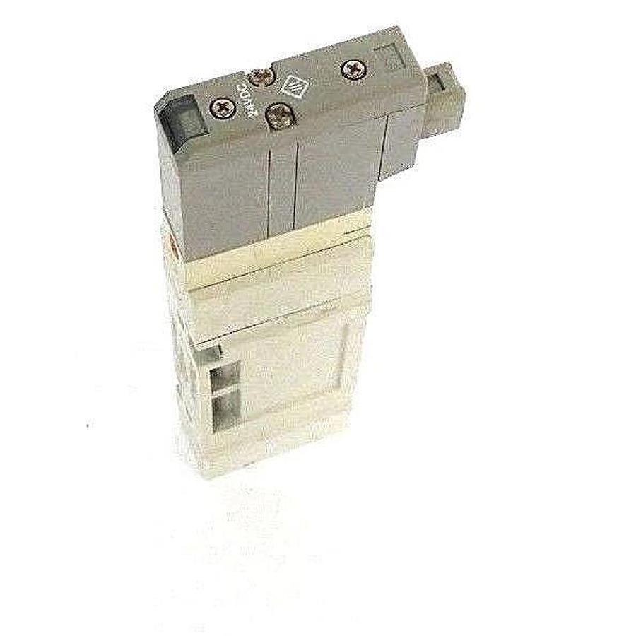 Used SMC SV2100-5FU SOLENOID VALVE SV21005FU, 0.15~0.7MPa, 24VDC