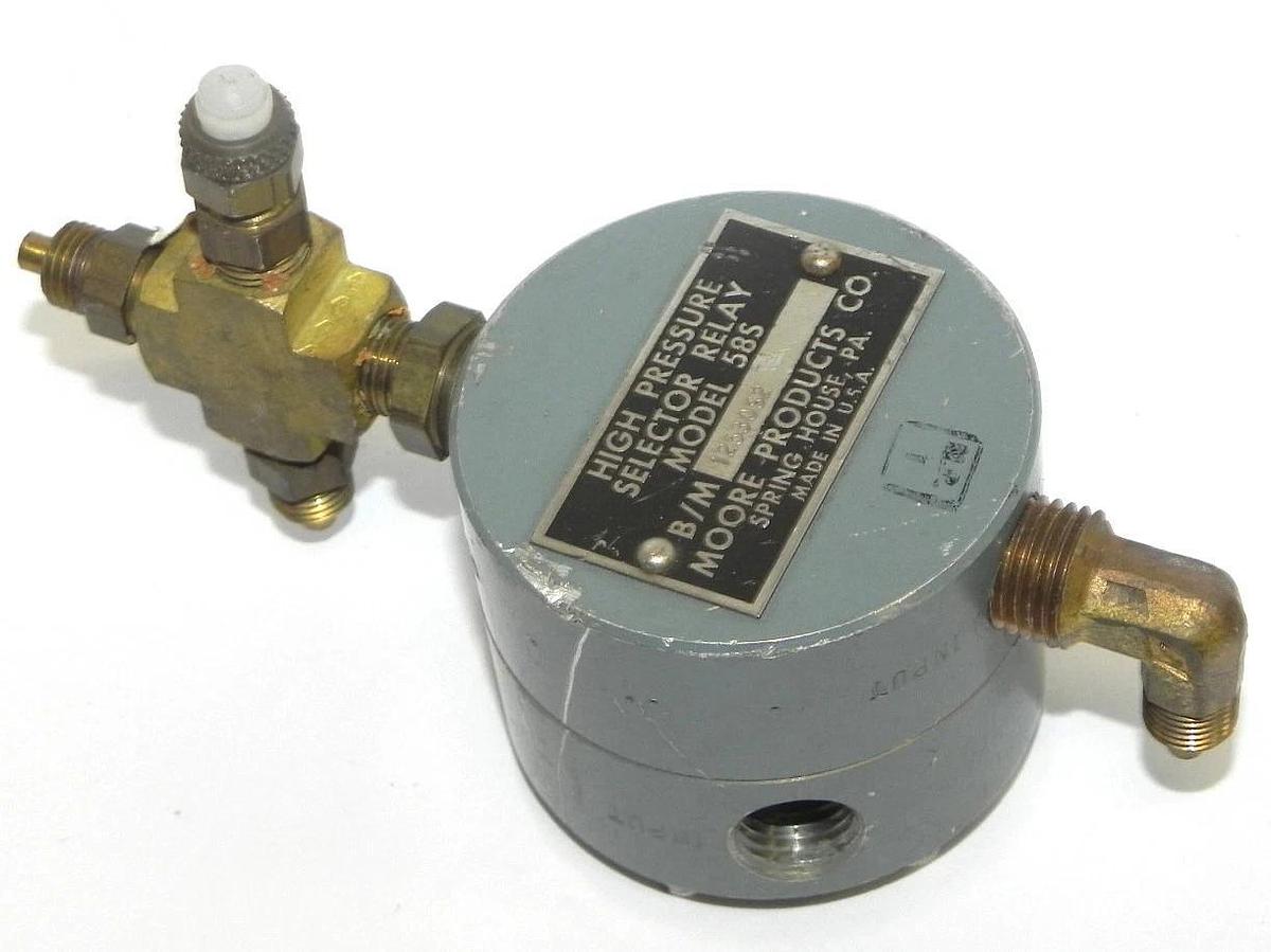 Used MOORE PRODUCTS MODEL 58S HIGH PRESSURE SELECTOR RELAY B/M 12530S2