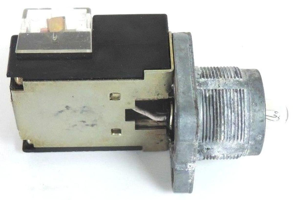 Used SIEMENS 52PA6DNA ILLUMINATED INDICATOR LIGHT PUSHBUTTON 24V 1NO-1NC PUSH TO TEST