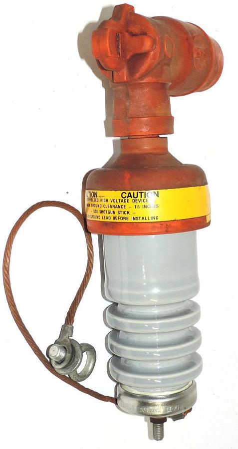 Used OHIO BRASS THOREX 2Q 81, 212202 ARRESTER DA-III RATING 6 KV. GAP 3/8"