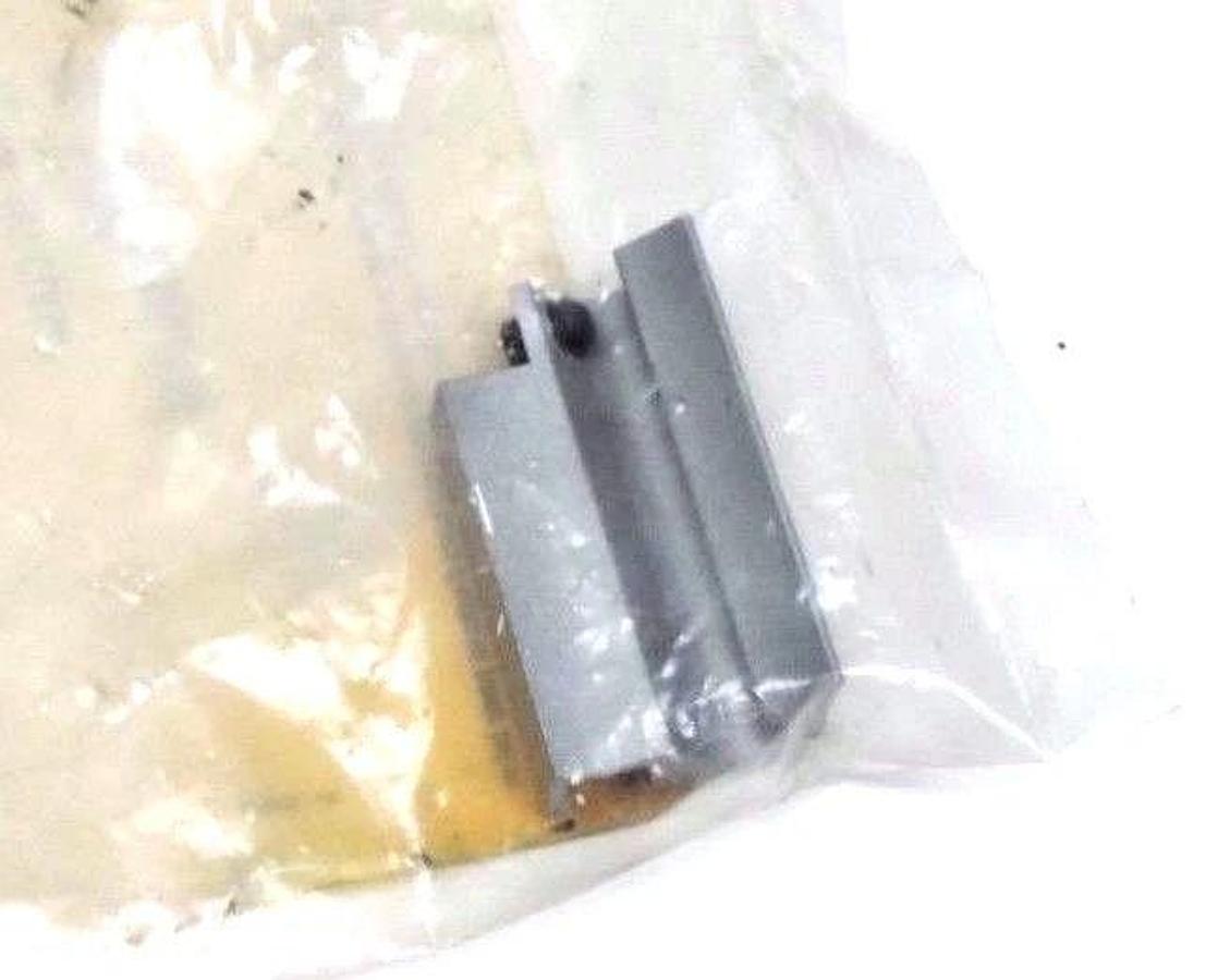 Used LOT OF 2 NIB TURCK KLZ4-INT CLAMPS IDENT. NO. A0806 KLZ4INT
