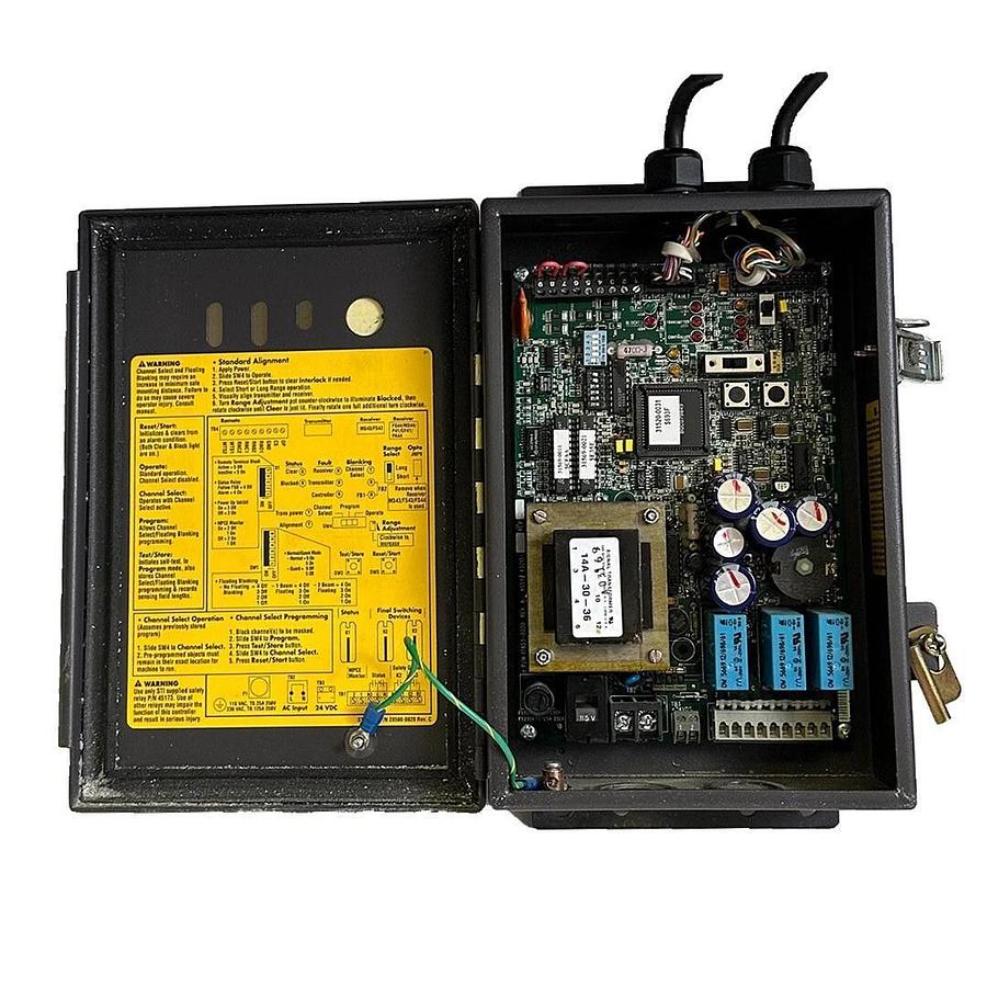Used STI 70027-1000 / 700271000 LIGHT CURTAIN CONTROLLER LCC-FB-AC1-U / LCCFBAC1U