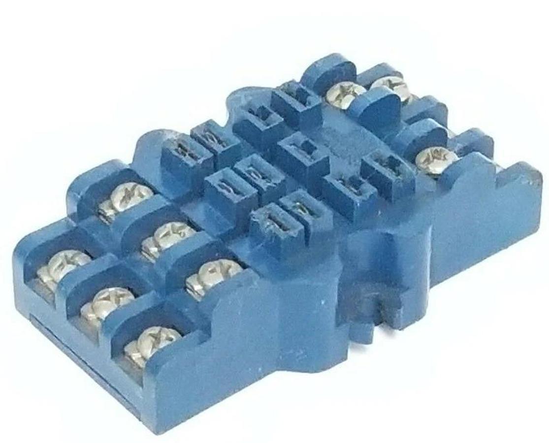 Used AMF POTTER & BRUMFIELD YKUB RELAY SOCKET 10AMP 300V 11POSITION BLUE