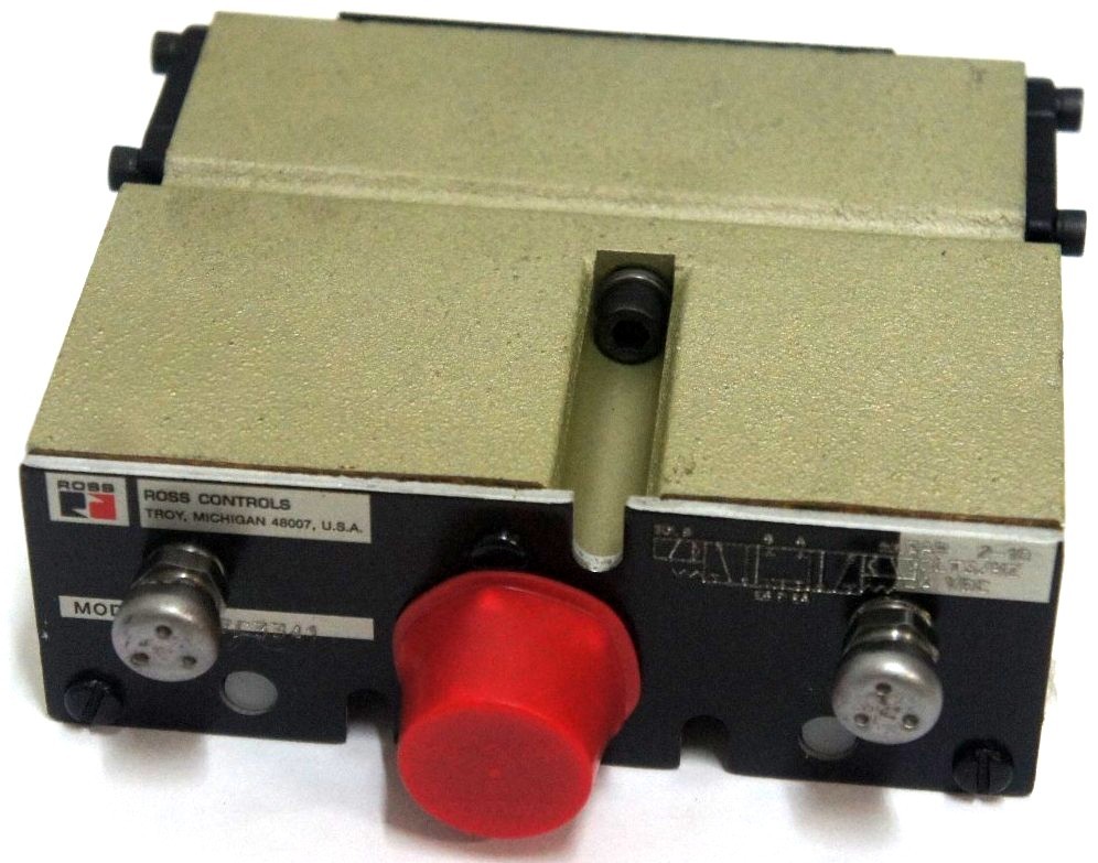 Used NEW ROSS 8077C3341 PILOT VALVE 5/3 SZ 125 CC DBL