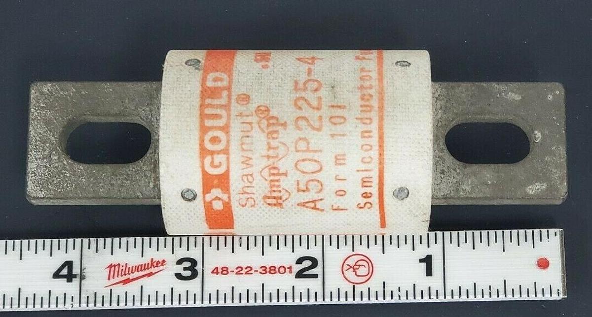 Used GOULD SHAWMUT A50P225-4 AMP-TRAP A50P225-4 SEMICONDUCTOR FUSE 225A